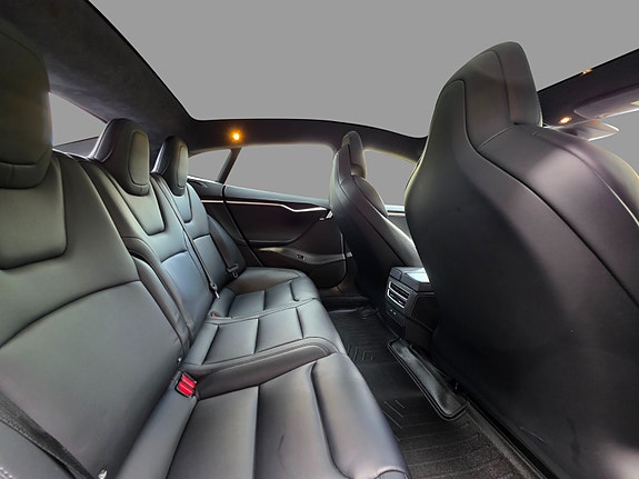 Tesla Model S 13 of 27