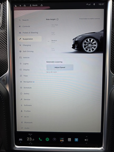 Tesla Model S 20 of 27
