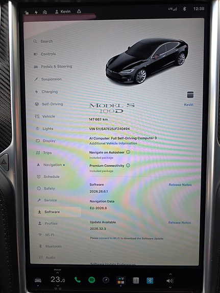 Tesla Model S 18 of 27