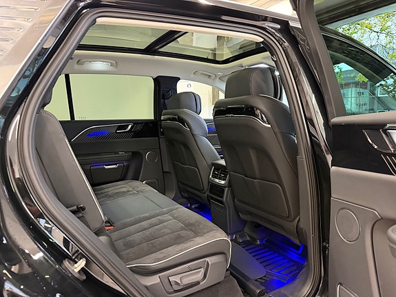Hongqi E-HS9 21 of 30
