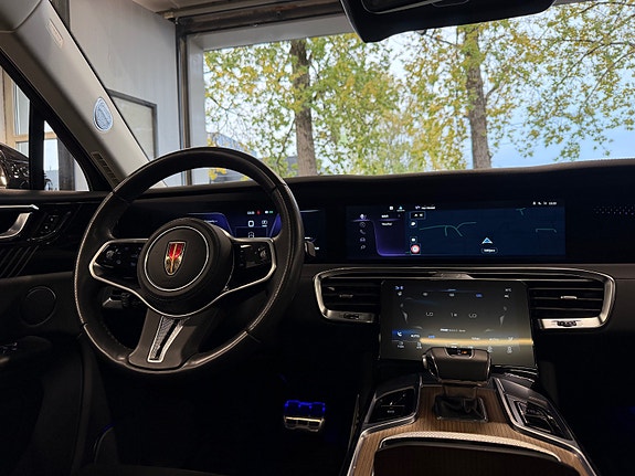 Hongqi E-HS9 30 of 30