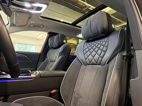 Hongqi E-HS9 15 of 30