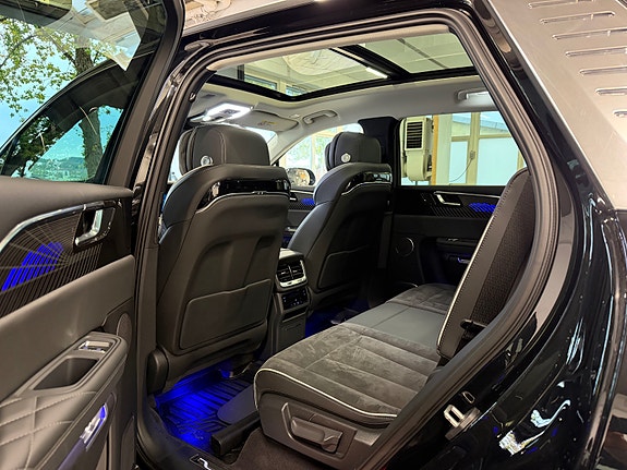 Hongqi E-HS9 17 of 30