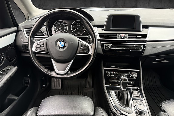 BMW 225xe 12 of 16