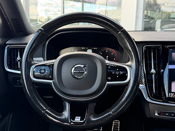 Volvo S90 13 of 21