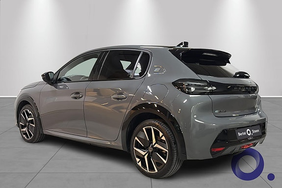 Peugeot e-208 3 of 27