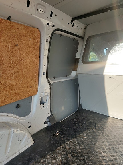 Volkswagen Caddy Maxi 9 of 11