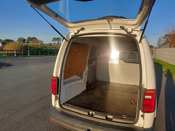 Volkswagen Caddy Maxi 8 of 11