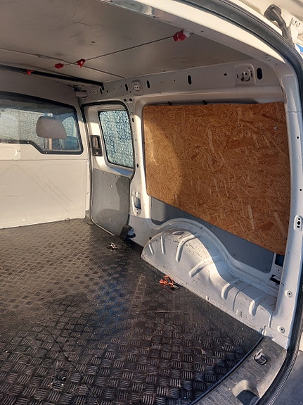 Volkswagen Caddy Maxi 10 of 11