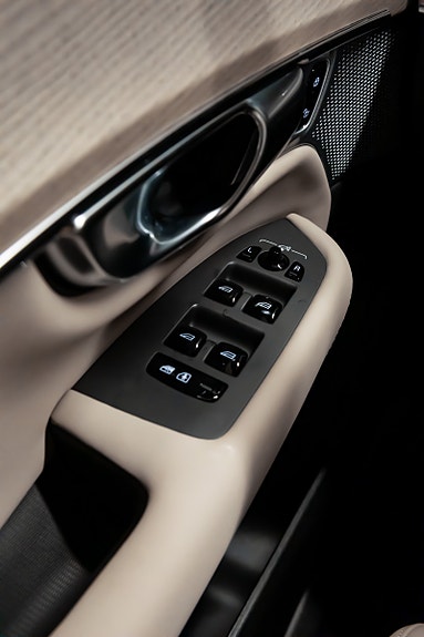 Volvo XC90 20 of 30
