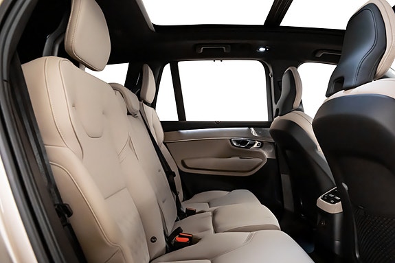 Volvo XC90 22 of 30