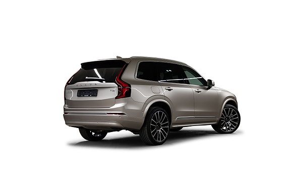 Volvo XC90 2 of 30