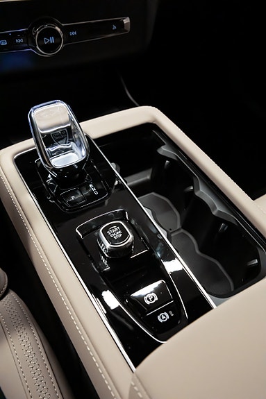Volvo XC90 26 of 30
