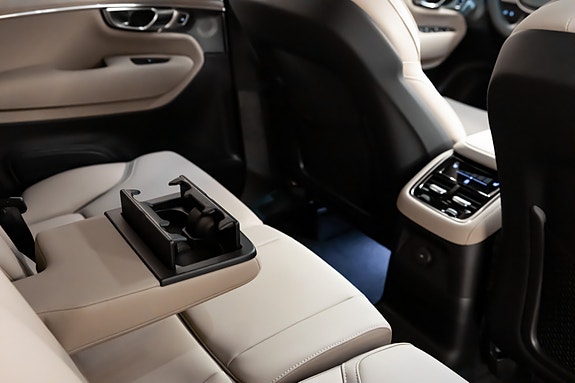 Volvo XC90 24 of 30