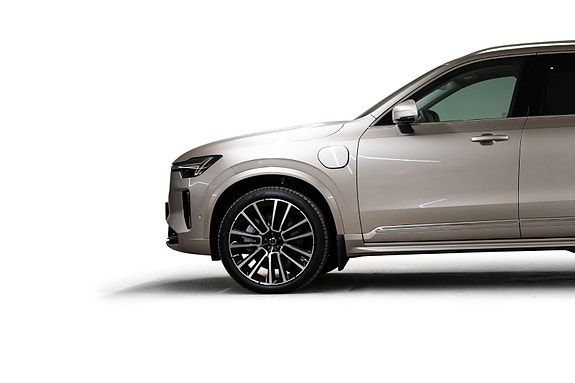Volvo XC90 9 of 30