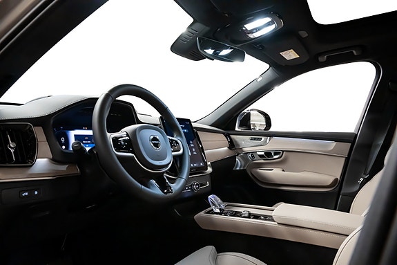 Volvo XC90 15 of 30