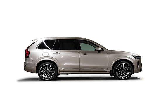Volvo XC90 11 of 30