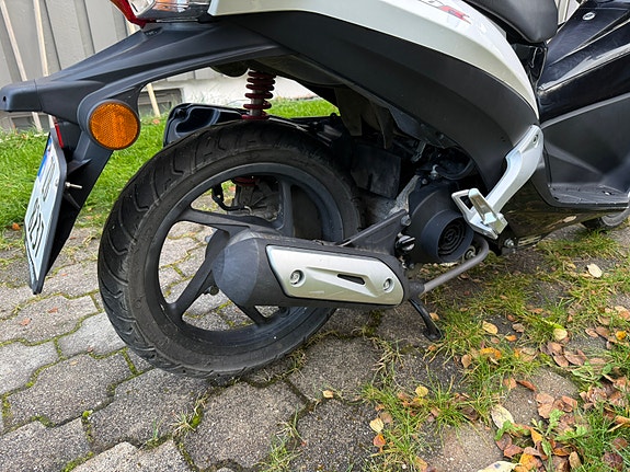 Honda Vision NSC 50R 5 of 10