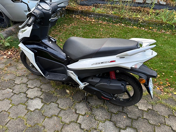 Honda Vision NSC 50R 2 of 10