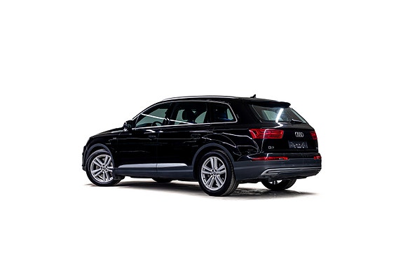 Audi Q7 12 of 30