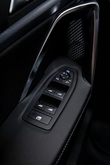 BMW iX1 18 of 30