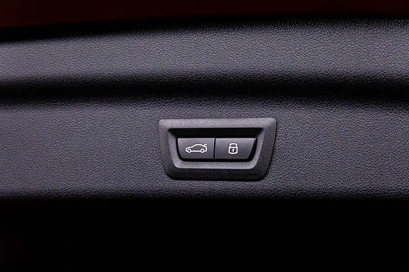BMW iX1 13 of 30