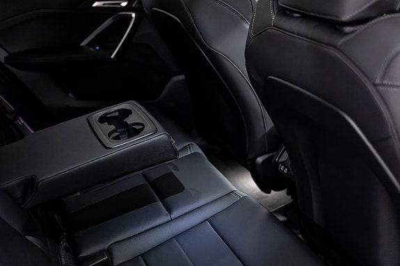 BMW iX1 20 of 30