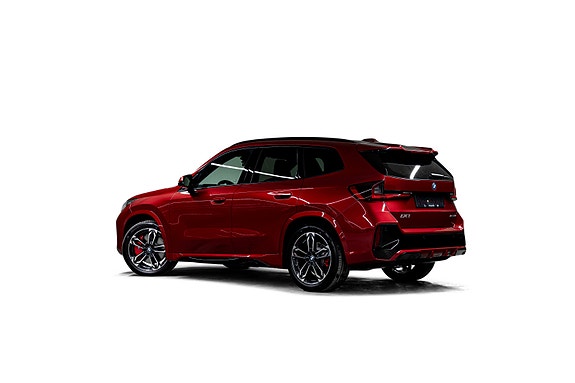 BMW iX1 11 of 30