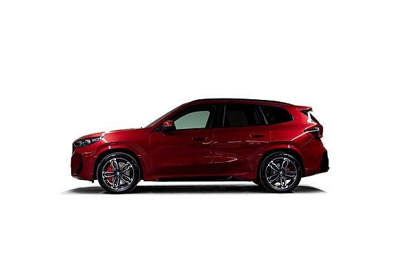 BMW iX1 5 of 30