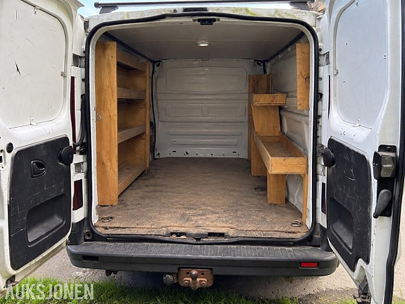 Nissan NV300 6 of 27