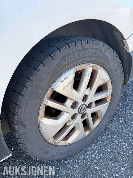 Nissan NV300 20 of 27