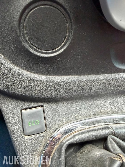 Nissan NV300 17 of 27