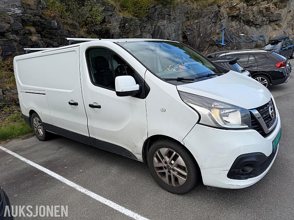 Nissan NV300 3 of 27