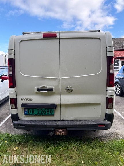 Nissan NV300 5 of 27