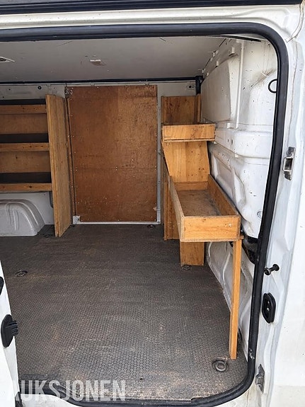 Nissan NV300 19 of 27