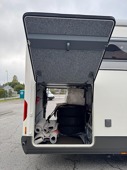 Carthago CHIC S-PLUS I58 XL Meget flott/Må sees/Topp utstyr. 7 of 30