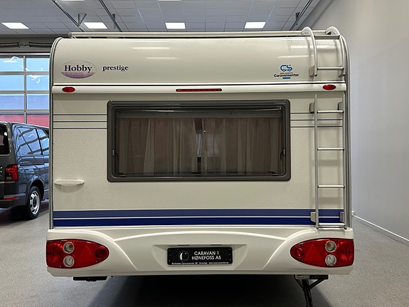 Hobby 560UFK Prestige / Køyer / Markise m/ vegger / Fortelt 6 of 30