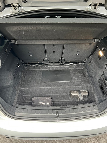 BMW 225xe 9 of 20