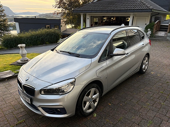 BMW 225xe 3 of 20
