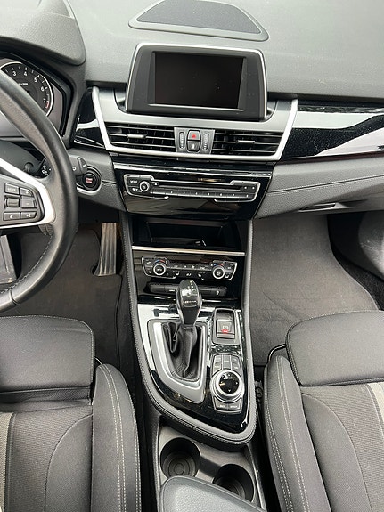 BMW 225xe 13 of 20