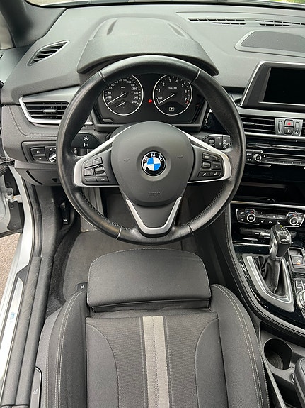 BMW 225xe 12 of 20