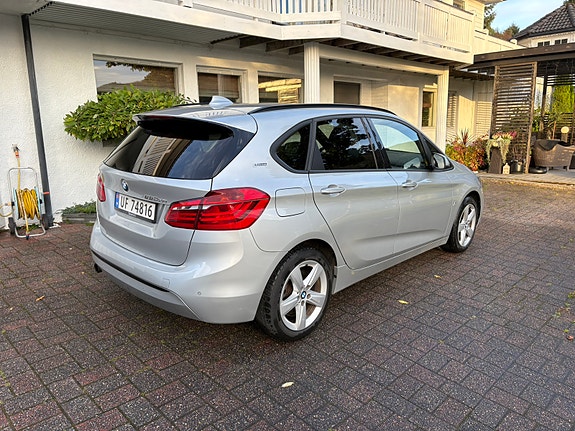 BMW 225xe 4 of 20