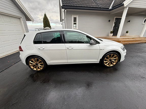 Volkswagen e-Golf VII 6 of 25
