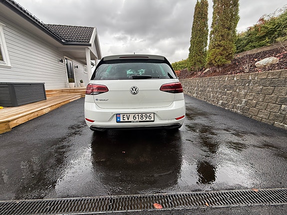 Volkswagen e-Golf VII 7 of 25
