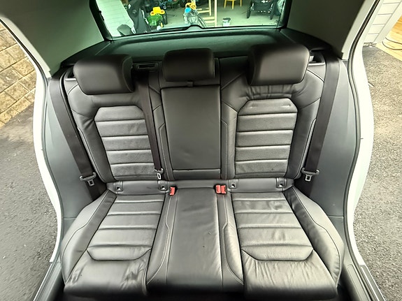 Volkswagen e-Golf VII 18 of 25