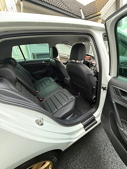 Volkswagen e-Golf VII 19 of 25