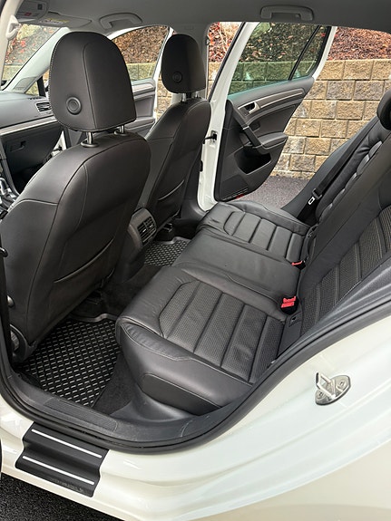 Volkswagen e-Golf VII 17 of 25