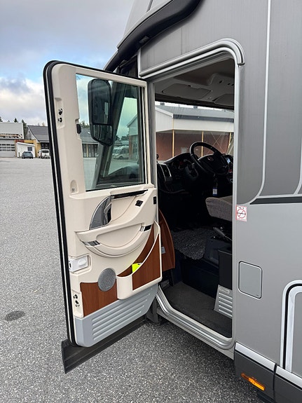 Carthago E-Line I58 XL QB Linerclass Hydr.Ben/Full luft/Topp utstyr/Bør sees. 23 of 30