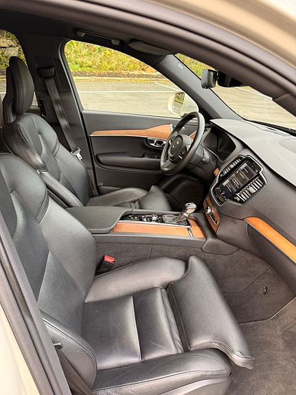 Volvo XC90 20 of 25
