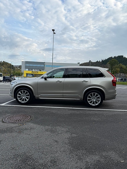 Volvo XC90 6 of 25